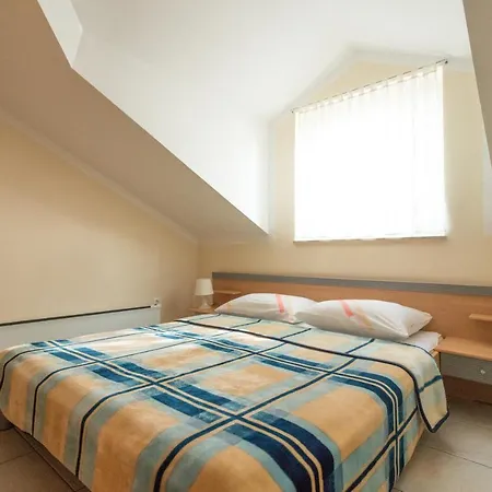 Apartment Nena Turanj