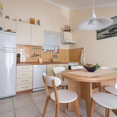 Apartment Nena *